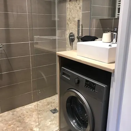 Apartment, 700m And Parking